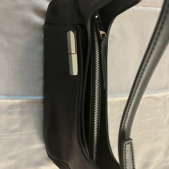 Calvin Klein Black Leather Women's Bag - Picture 3 of 11